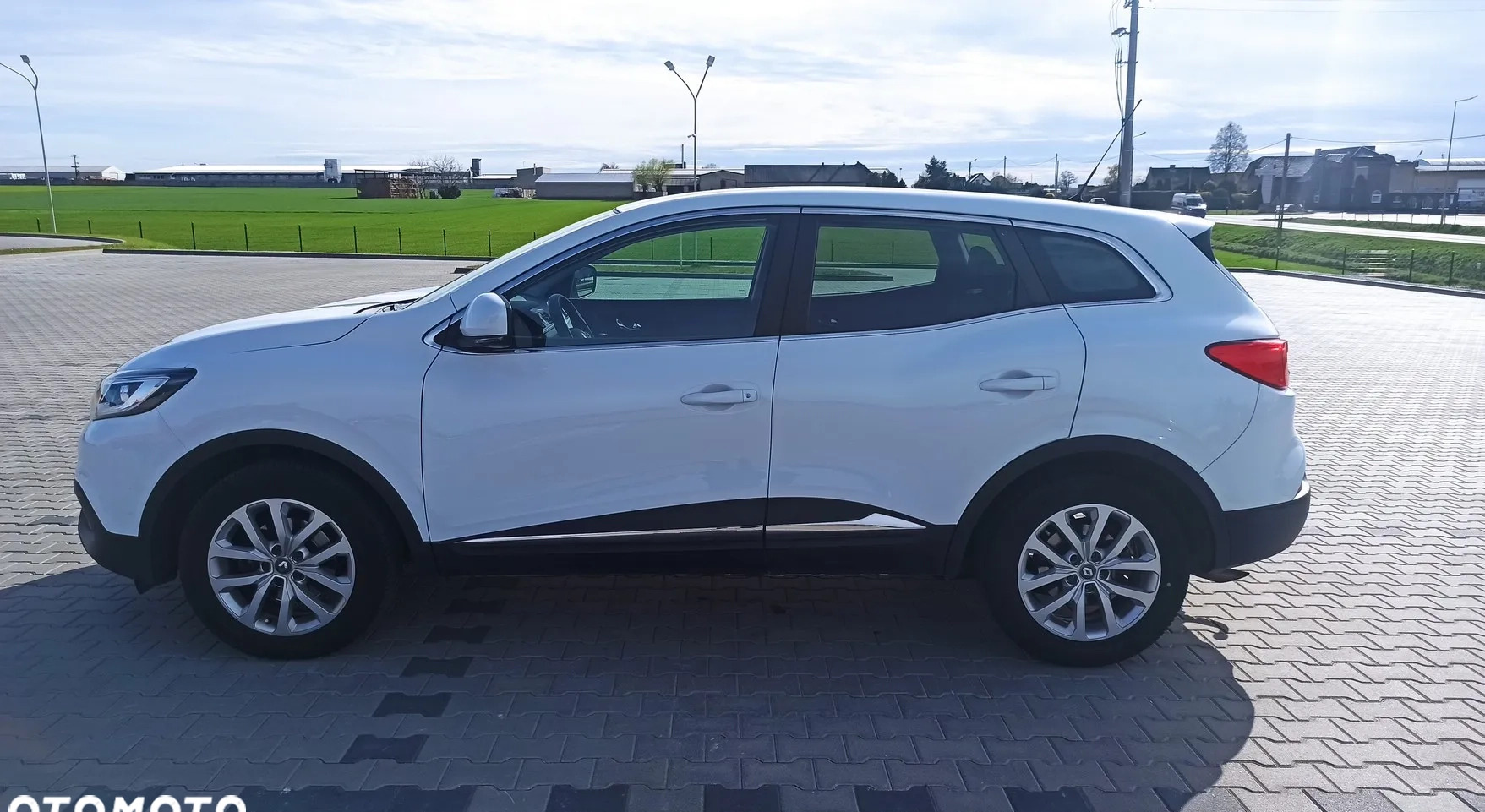 Renault Kadjar cena 48900 przebieg: 77900, rok produkcji 2016 z Kępno małe 596